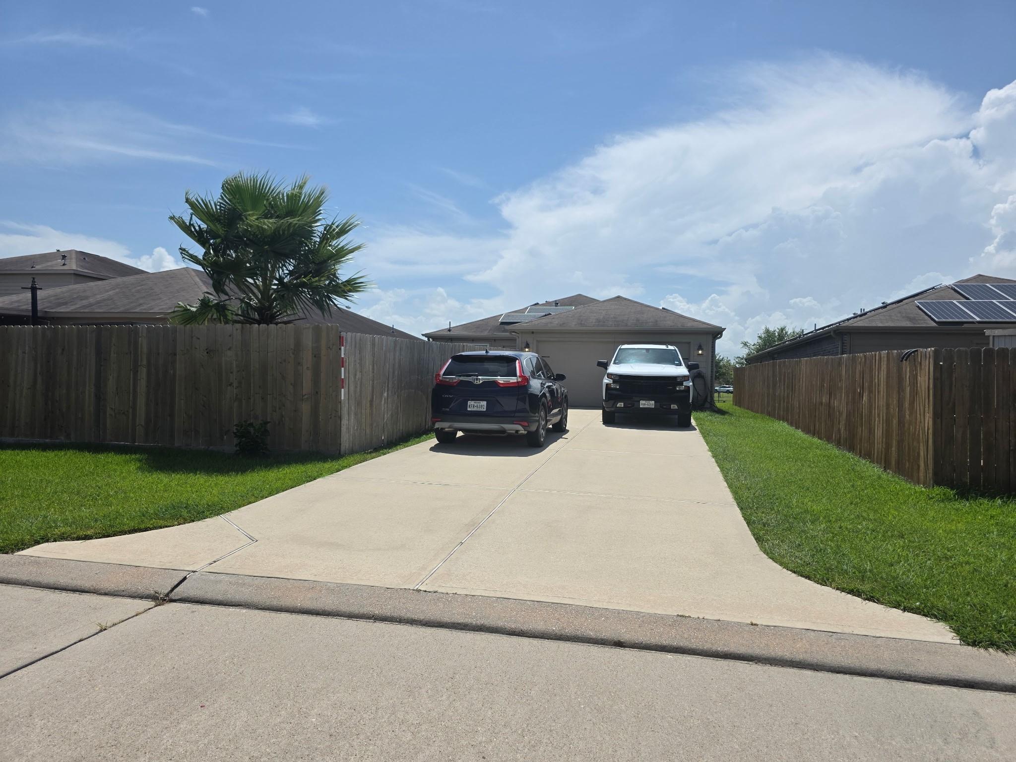 Image 4: Double wide driveway