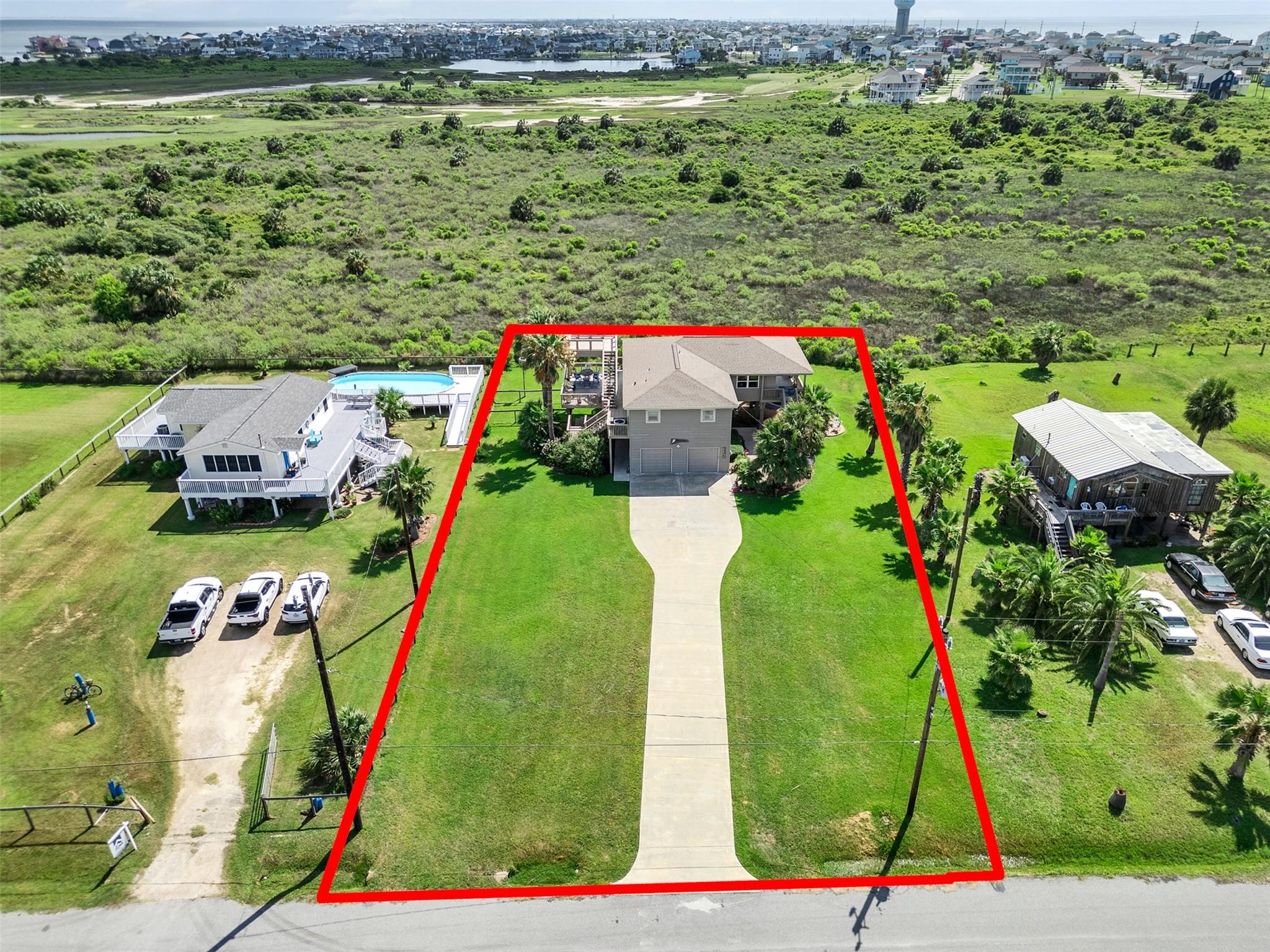 Image 3: Oversized Lot