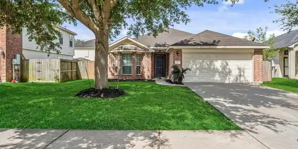 305 S Golden Oak Drive