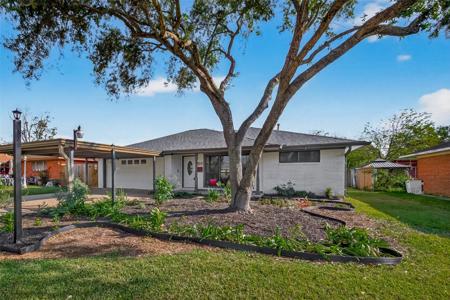 819 S 4th Street
