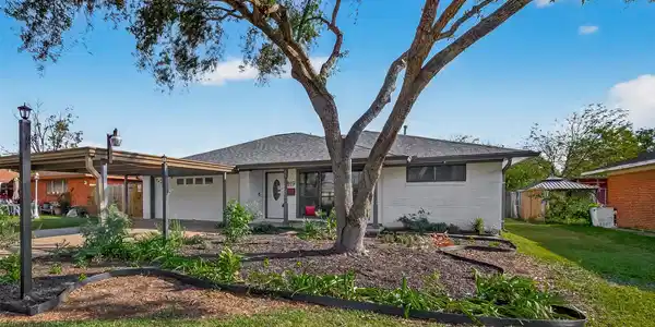 819 S 4th Street