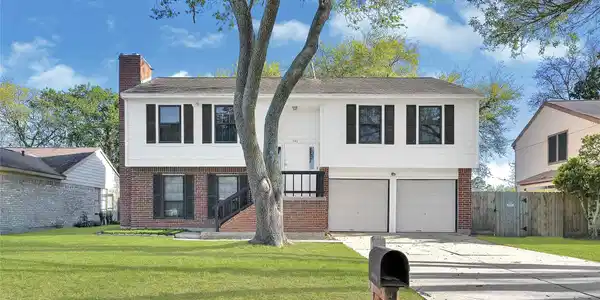 346 Lost Rock Drive