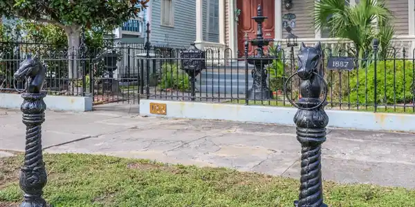 Image 4: Ornate Horse-Head Hitching Posts