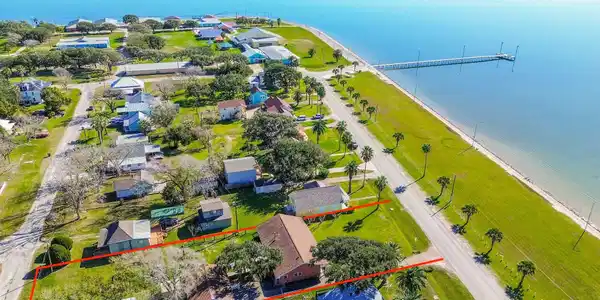 124 S Bay Boulevard