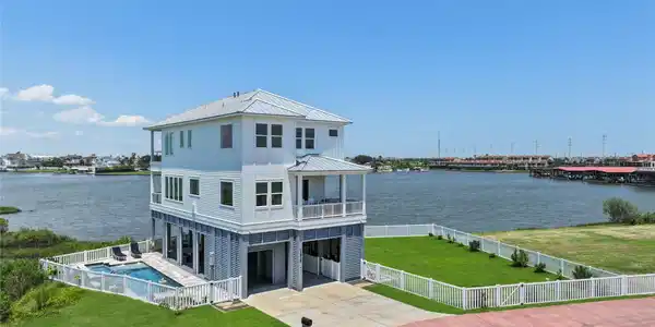 Image 2: From stunning views and exceptional living spaces