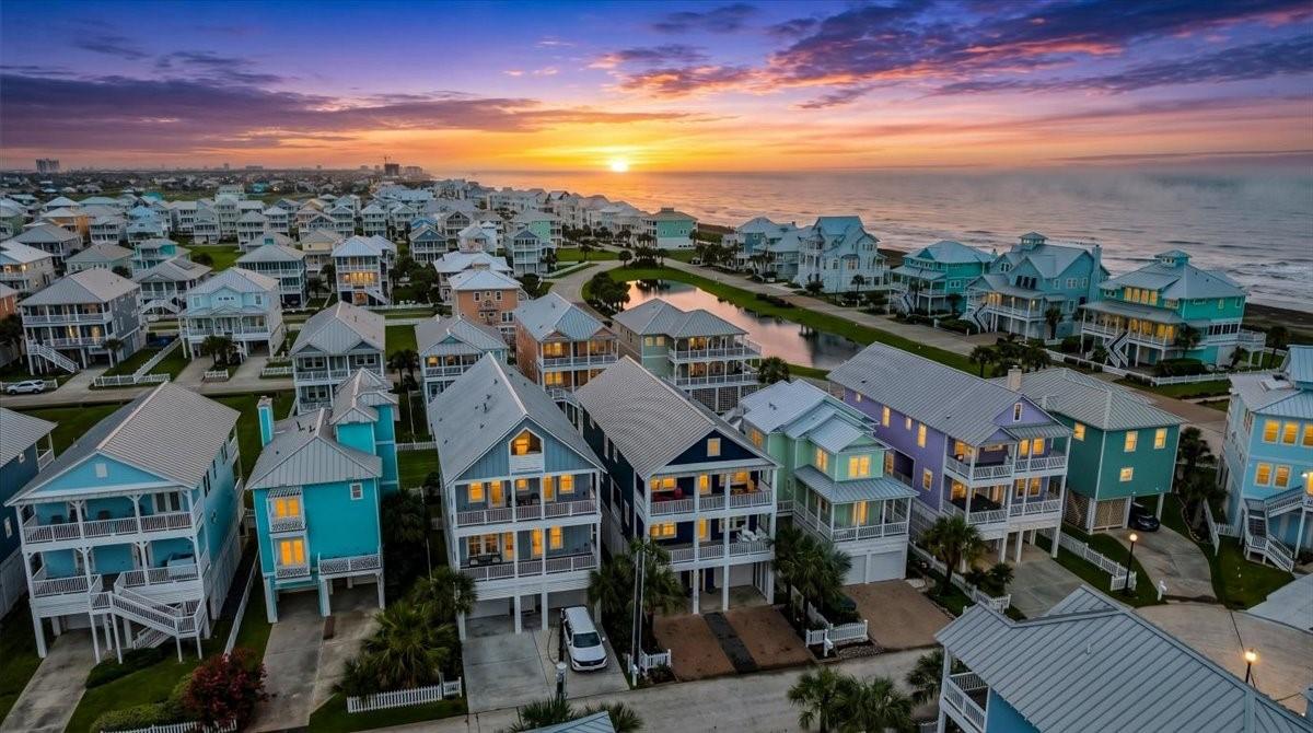 Image 2: Prime location with multiple Ocean Views.