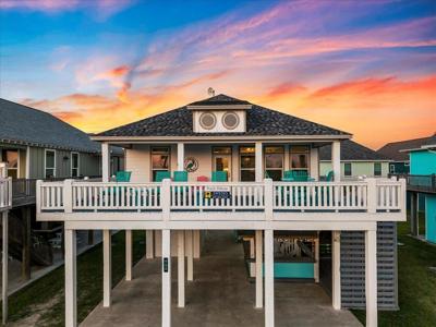 966 Pelican Lane