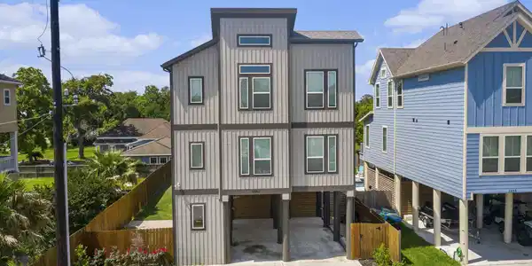 1501 Ashley Court