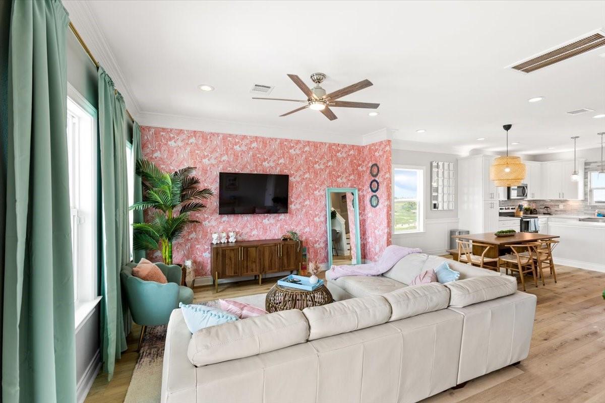 Image 3: Gather the family and guests together in your styl