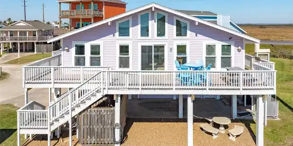 Image 2: Welcome to your beach house!