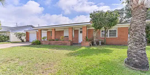 2920 Heron Drive