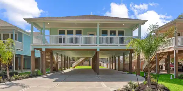 347 Bay Oaks Street