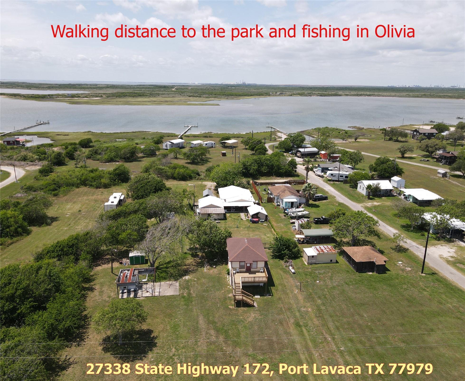 Image 2: Charming property in Port Lavaca, TX, offering sce