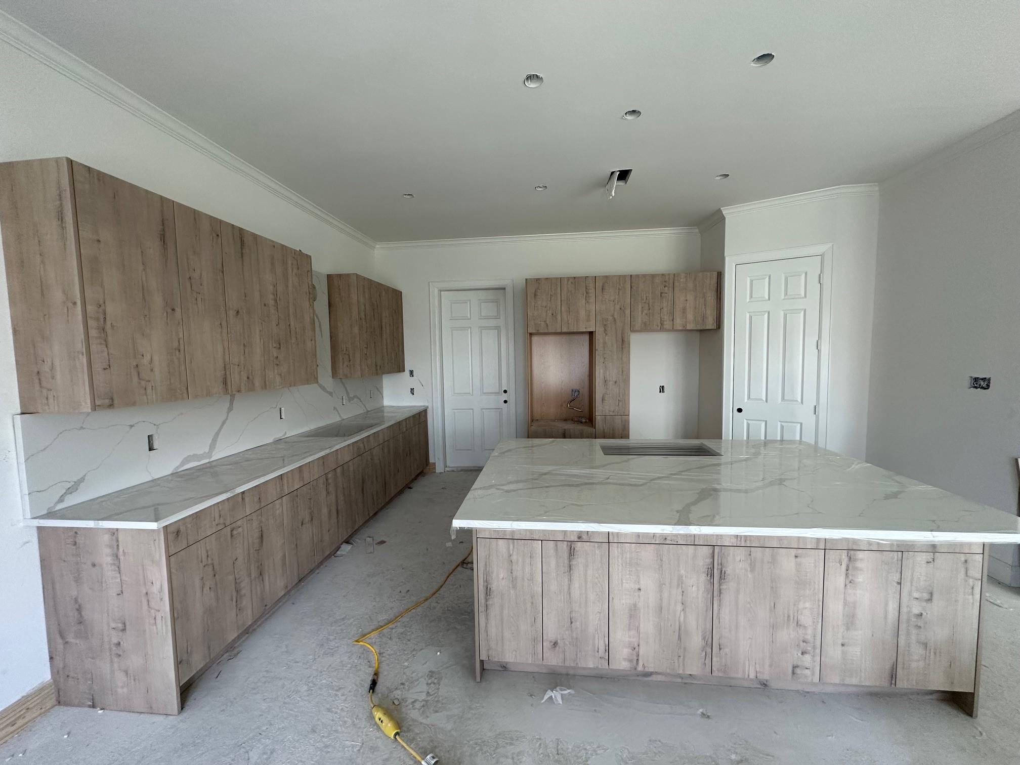 Image 3: Kitchen