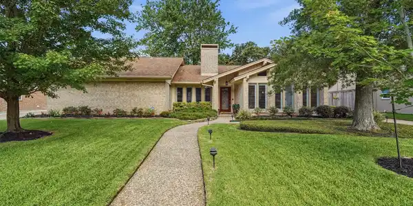 611 Forest Lake Drive
