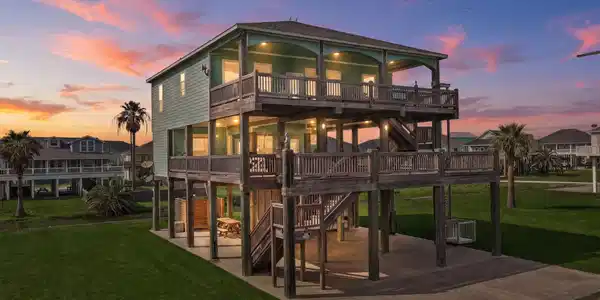 2929 Lakeside