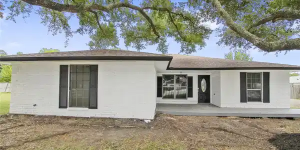 Image 3: Front of house