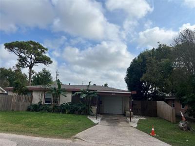 1303 Red Bud Ln Lane