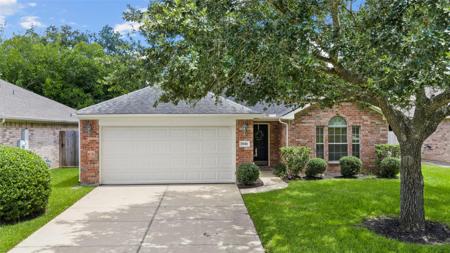 1846 Sherwood Forest Circle