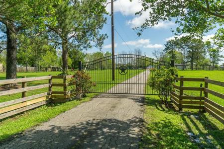 2323 Anders Lane