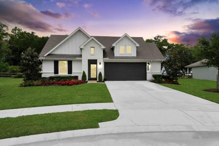 205 Lakeway Circle