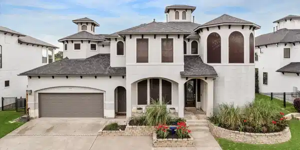 1830 Lakeside Drive