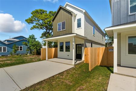 123 S Virginia Avenue