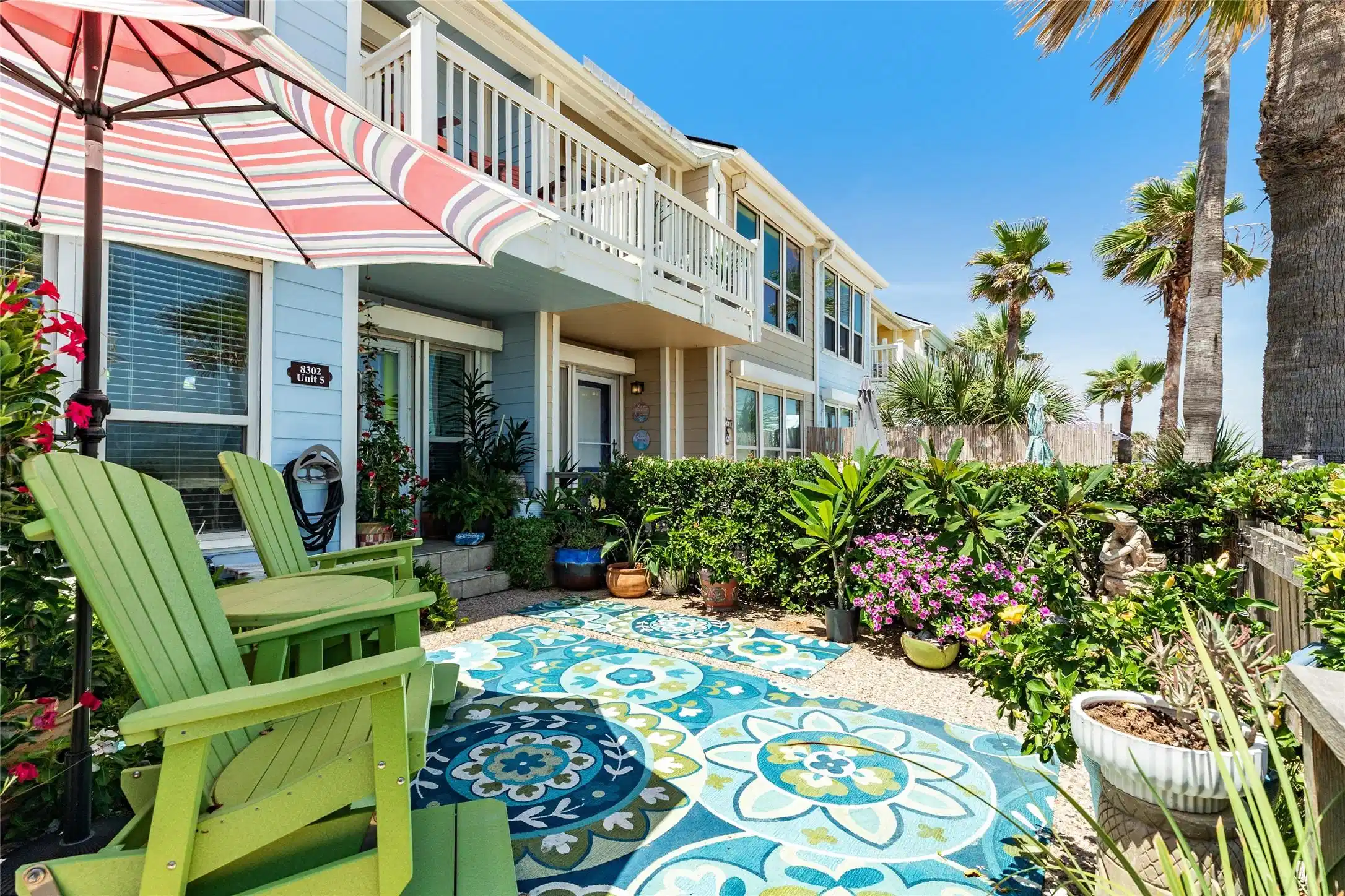 Image 1: Live like you're on vacation every day!