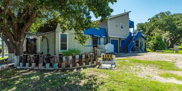 1102 Bryan Avenue