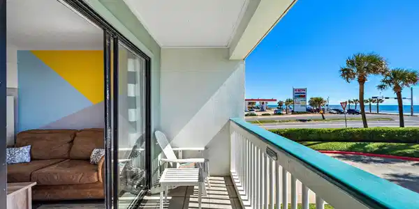 6102 Seawall Boulevard