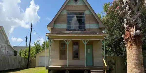 211 Morton Avenue
