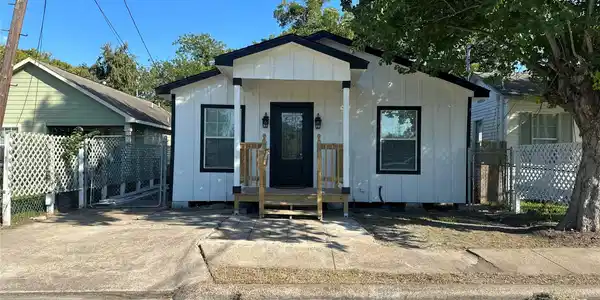 1122 Cypress Street
