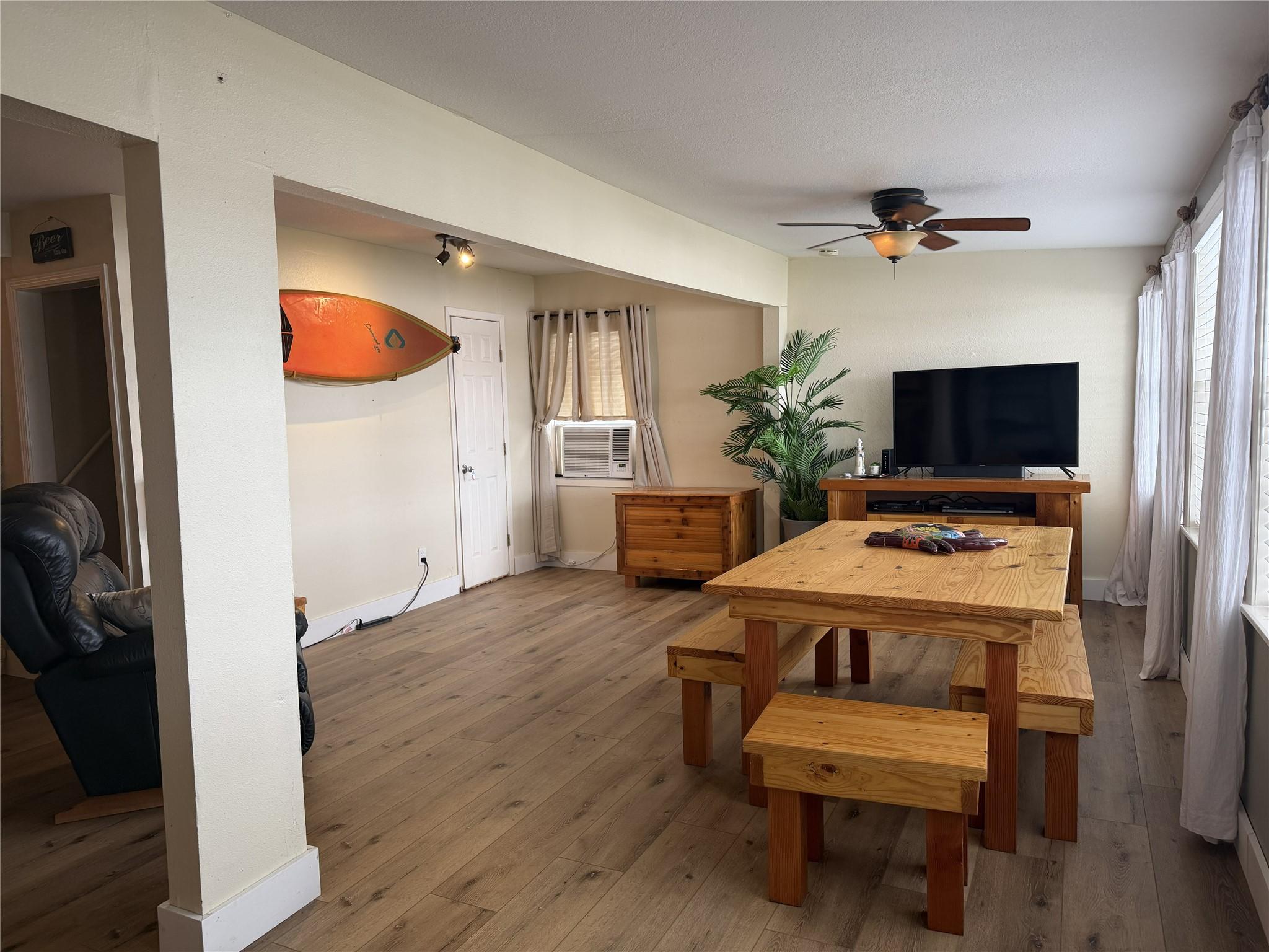 Image 4: Living room with great views of the River out the