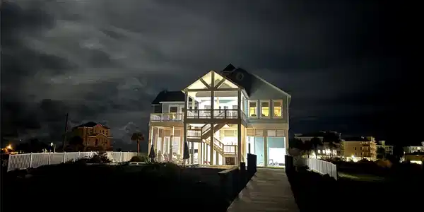 Image 2: Beautiful nights on the pier
