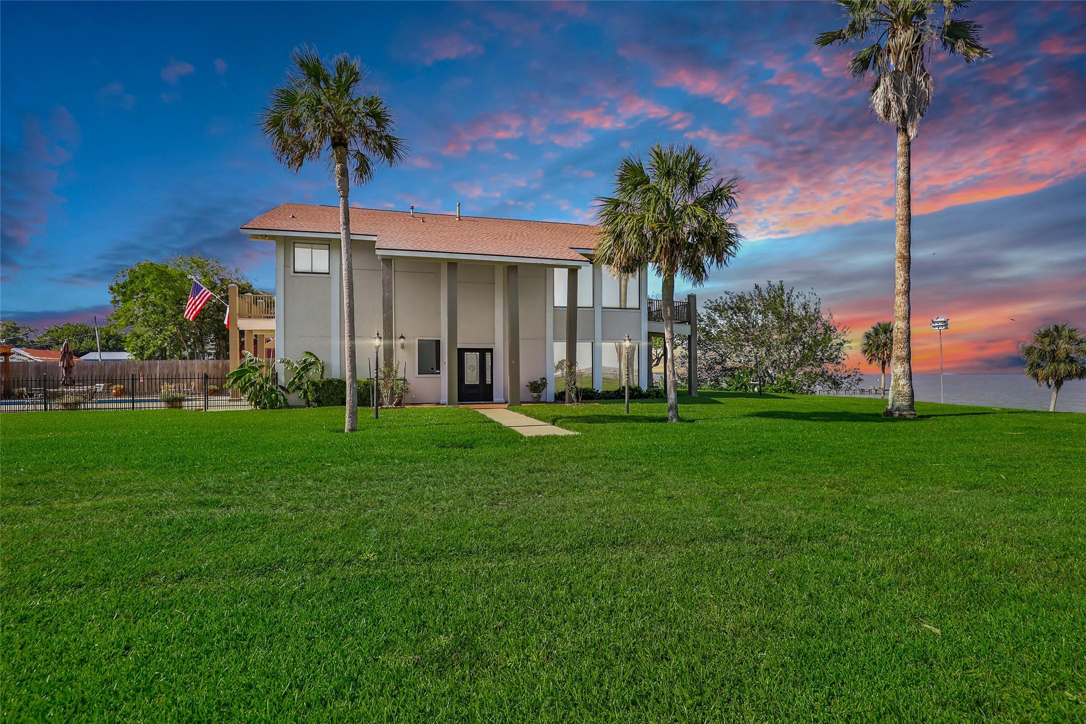 Image 2: Stunning bay front home that offers 3 bedrooms wit