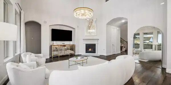 631 Aquilla Square