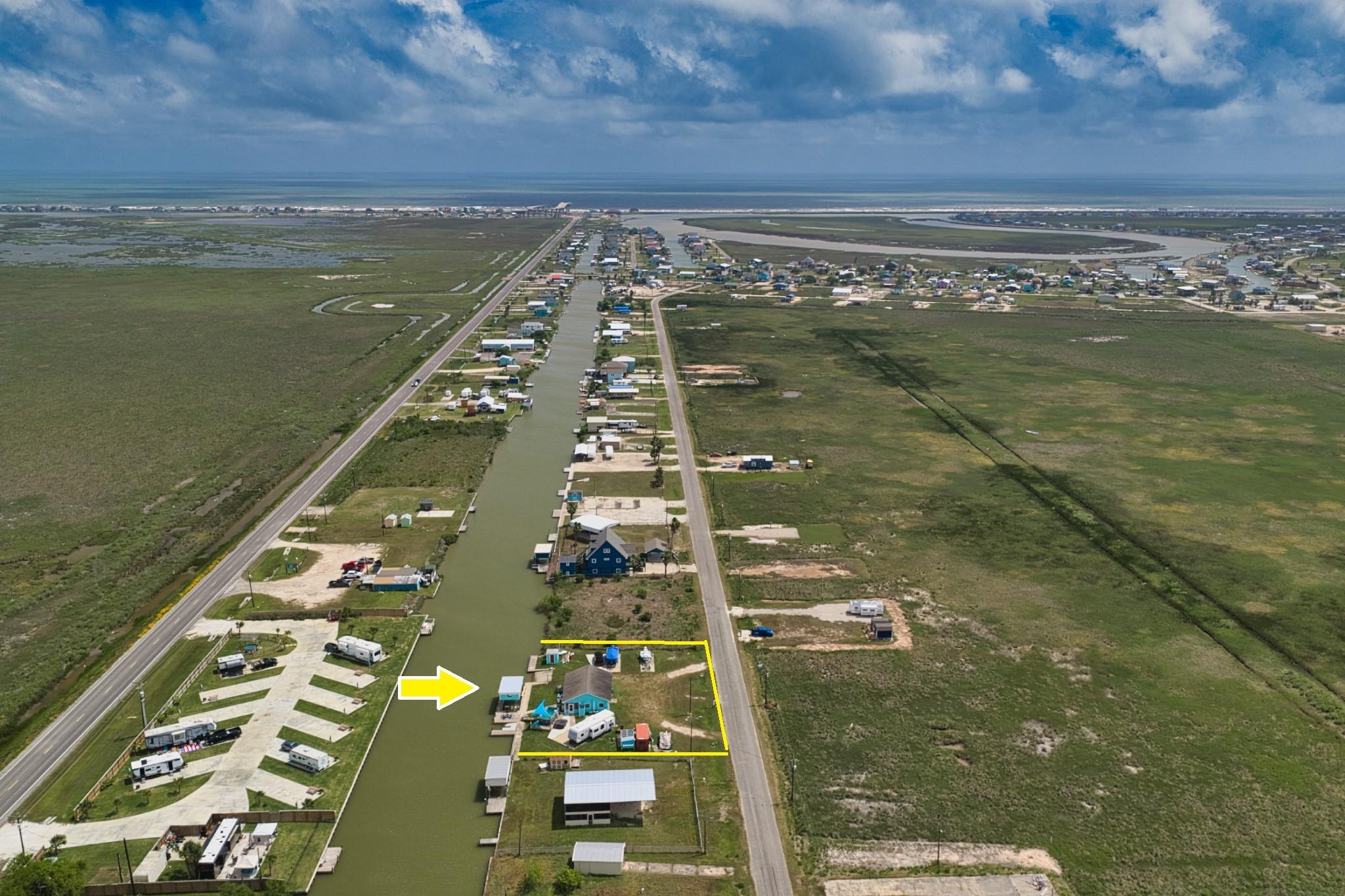 Image 1: 3 Lots, 2 bedroom fish camp with all the amenities