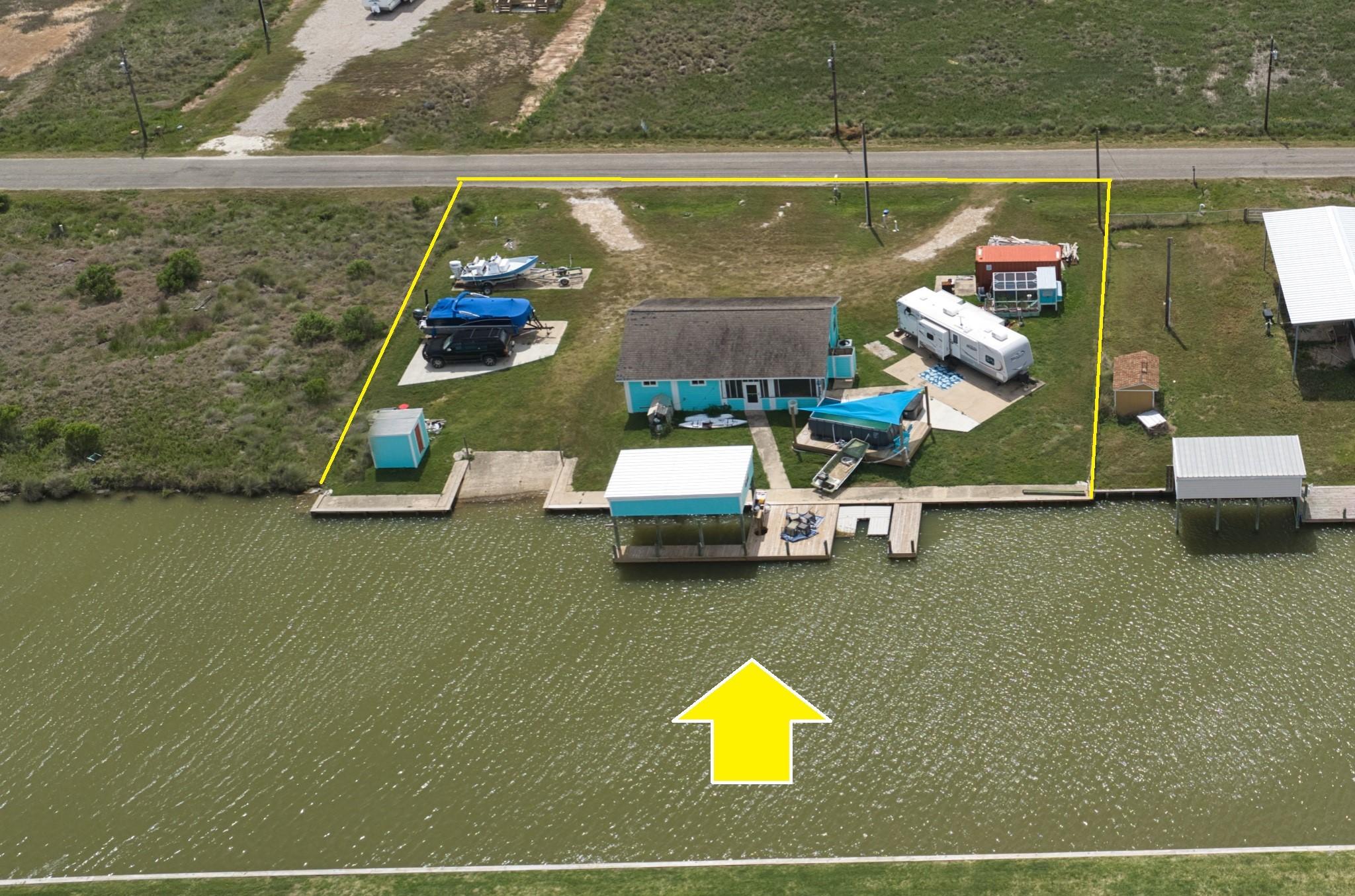 Image 2: What a great set up for family and friends or rent