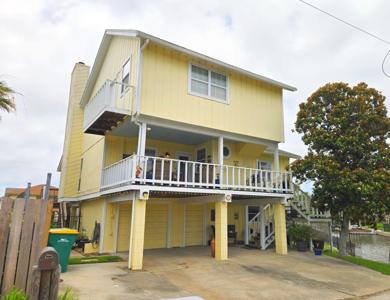 1 N Pelican Street