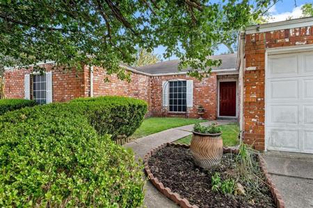 4511 Ponderosa Drive