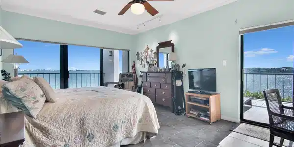 351 Lakeside Lane