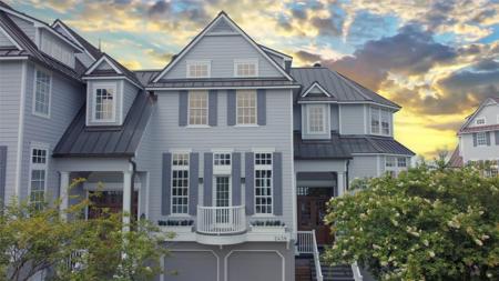 2439 Lakewood Pointe