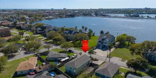 1618 Bayou Shore Drive