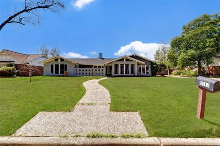 5111 Ashwood Drive
