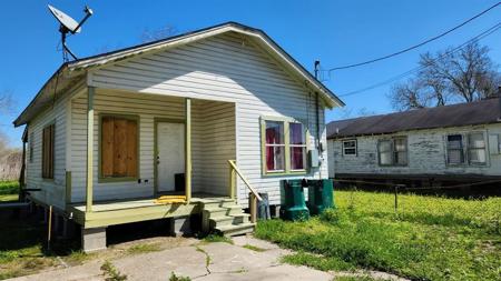 701 Avenue A