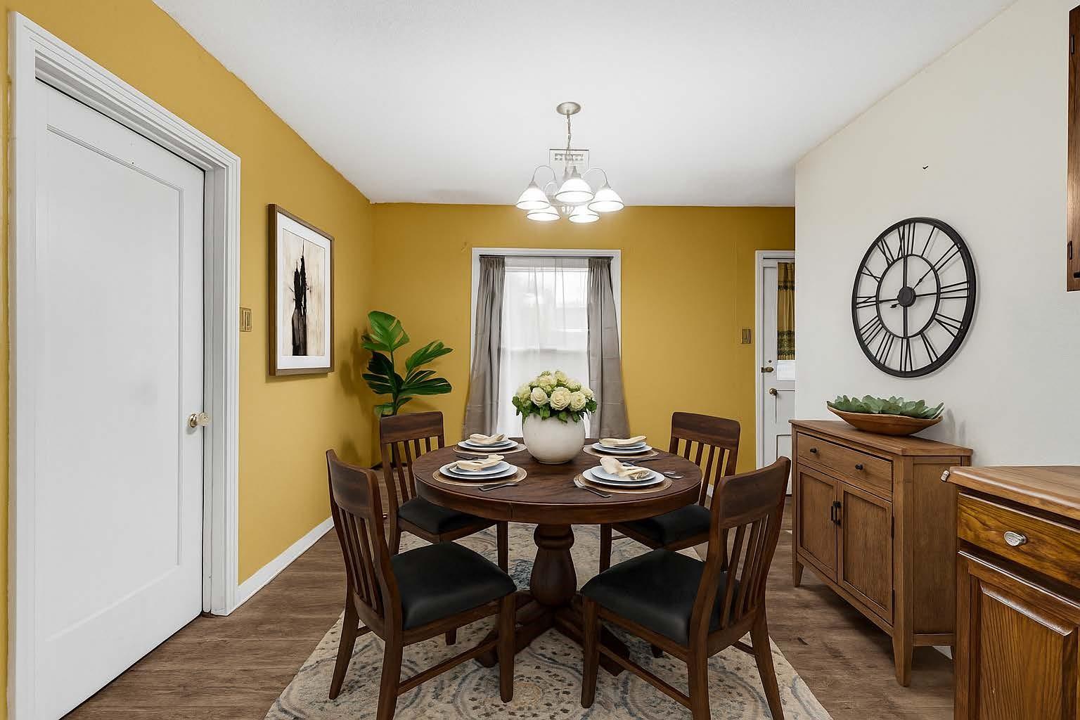Image 2: Breakfast Area * Virtually staged