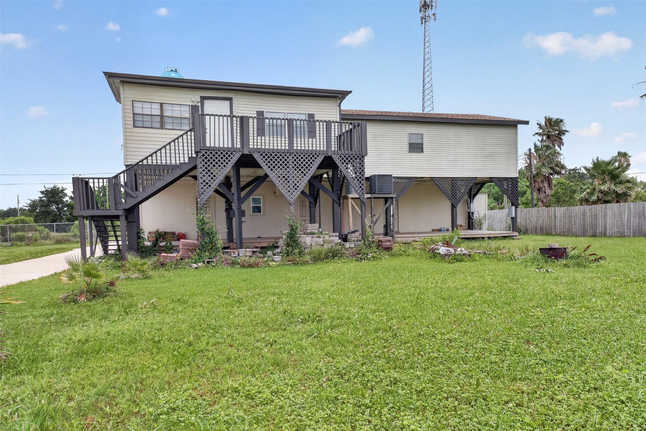 Image 4: Back View of Property