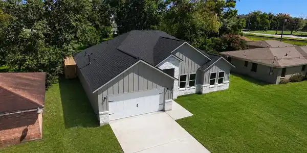 Image 2: Welcome to 5815 Woodrow St, Texas City