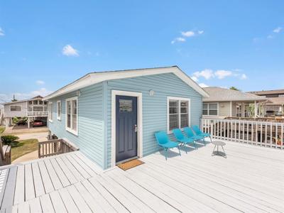 4410 Pelican Way