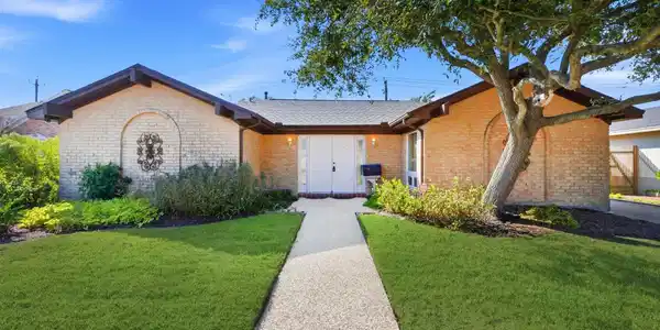 7738 Beaudelaire Circle